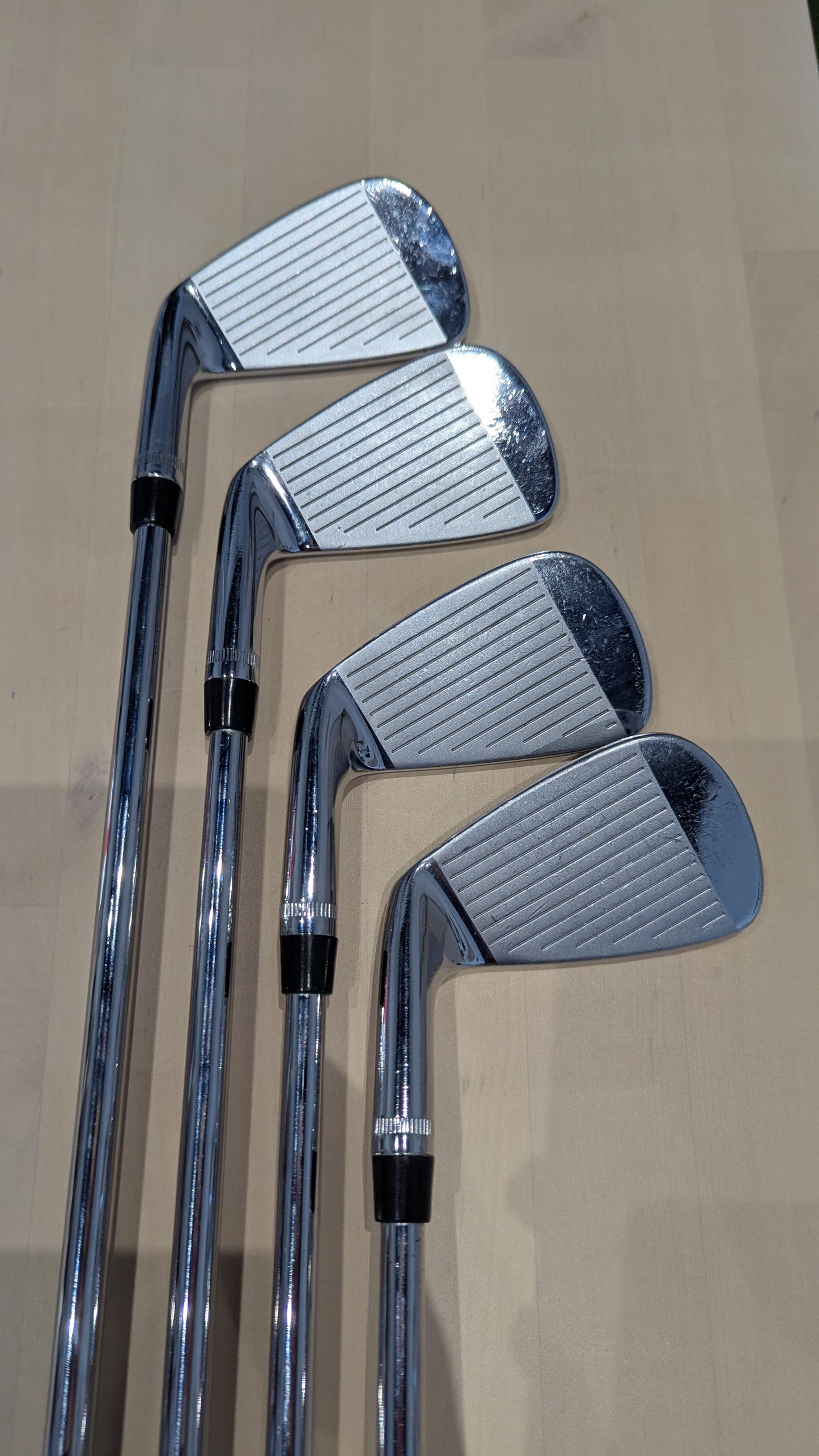 Wilson Staff FG Tour V2 4-PW Iron Set