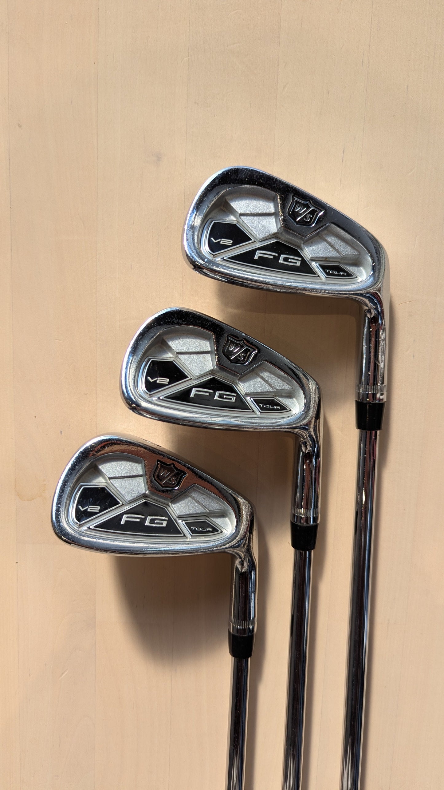 Wilson Staff FG Tour V2 4-PW Iron Set